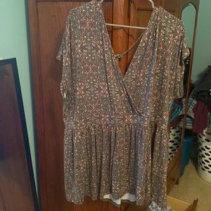 Green paisley size 3 top torrid